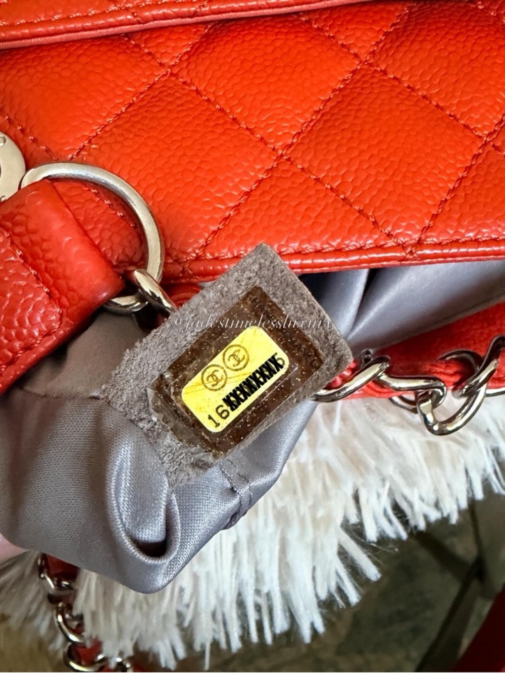 CHANEL Quilted Caviar Leather Tote in Red Orange - Grand Shopping Tote (GST) - Picture 4 of 12